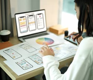 Custom mobile app development by Webbaaz
